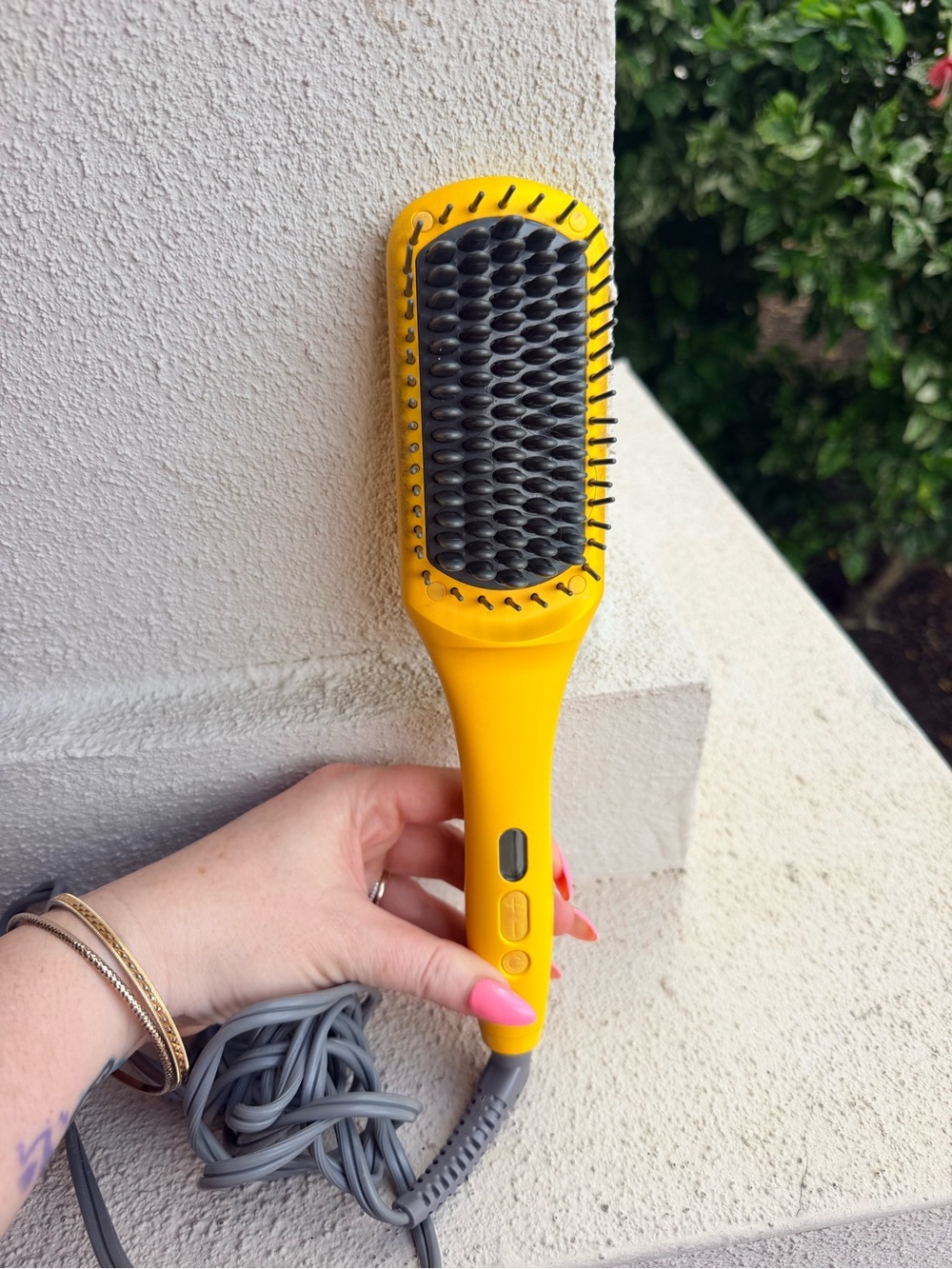 Drybar The Brush Crush Heated Straightening Brush Yellow Full Size Tested Works